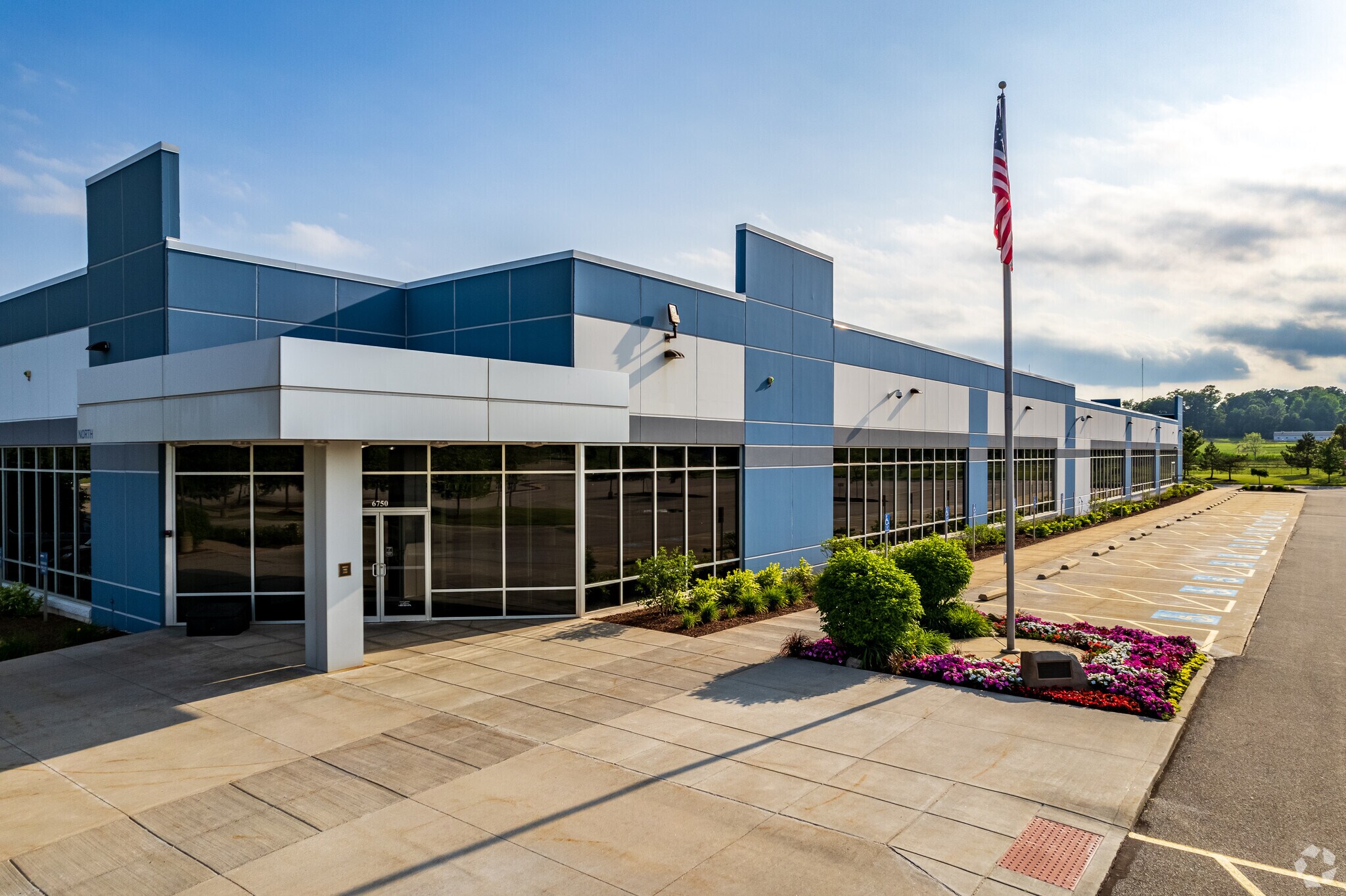 6750 Miller Rd, Brecksville, OH à louer Photo principale– Image 1 sur 25