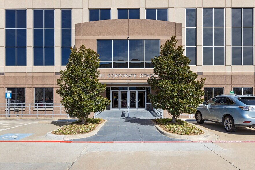 6225 N State Highway 161, Irving, TX à louer - Photo de l’immeuble – Image 2 sur 8