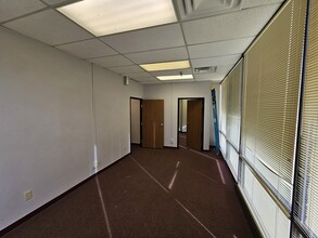 3737 N Meridian St, Indianapolis, IN à louer Photo intérieure– Image 1 sur 8