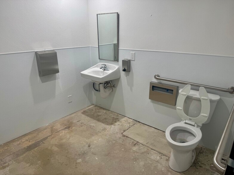 6400-6440 E Stearns St, Long Beach, CA à louer - Photo de l’immeuble – Image 3 sur 5