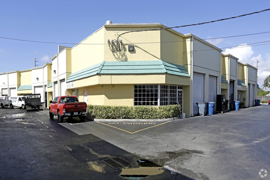 3200 S Andrews Ave, Fort Lauderdale, FL à louer - Photo principale – Image 1 sur 5