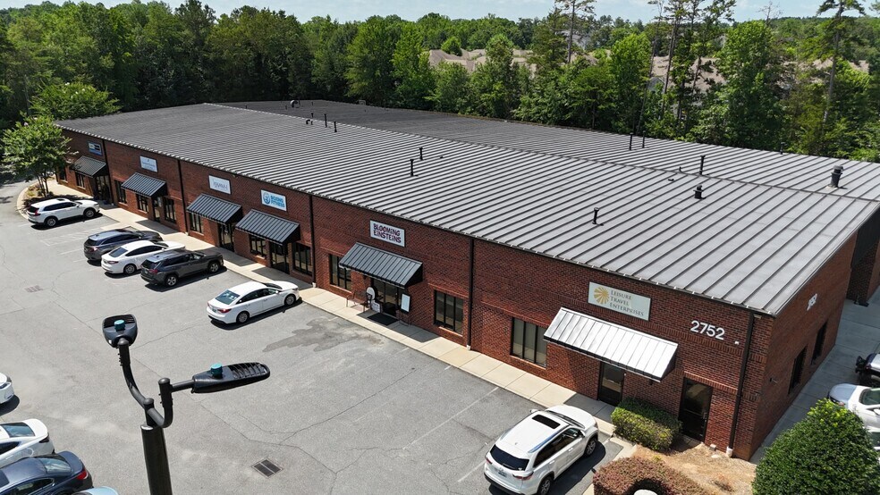 2752 Pleasant Rd, Fort Mill, SC à louer - Photo de l’immeuble – Image 1 sur 8