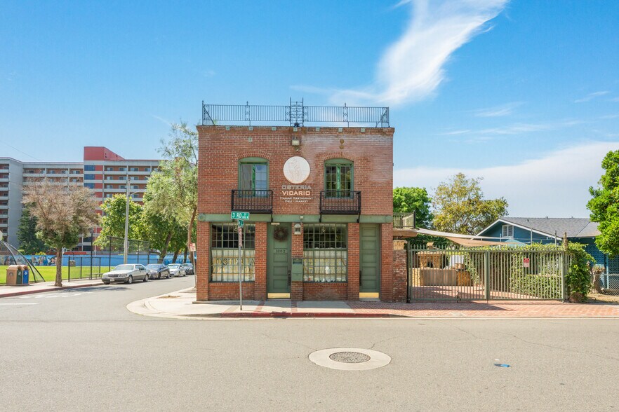 1002 W 3rd St, Santa Ana, CA à vendre - Photo de l’immeuble – Image 3 sur 9