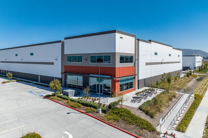 9040 Airway Rd, San Diego, CA à louer - Photo de l’immeuble – Image 1 sur 5