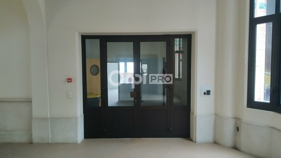 Bureau dans Reims à louer - Hall d’entrée – Image 2 sur 5