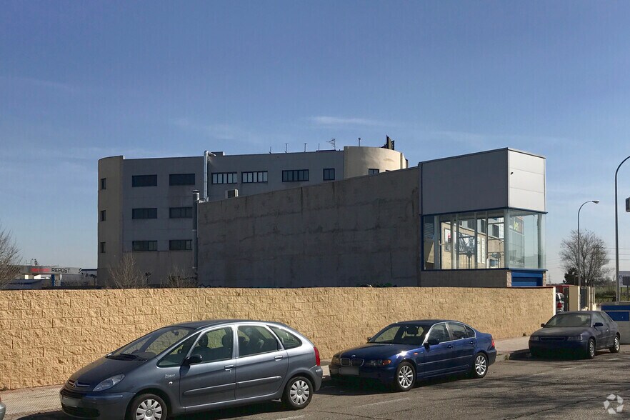 Avenida Real de Pinto, 158, Madrid, Madrid à louer - Photo de l’immeuble – Image 3 sur 4