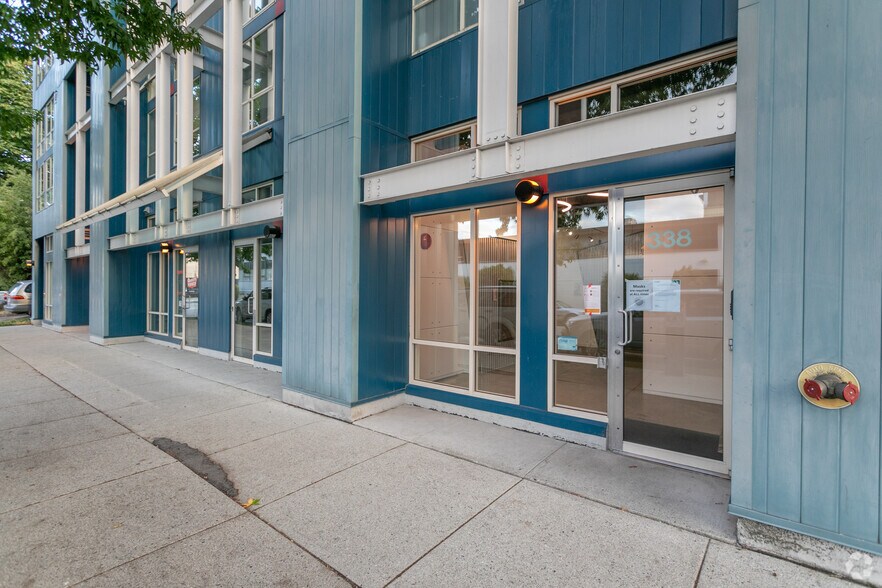 332-342 8th Av W, Vancouver, BC à vendre - Photo de l’immeuble – Image 3 sur 5