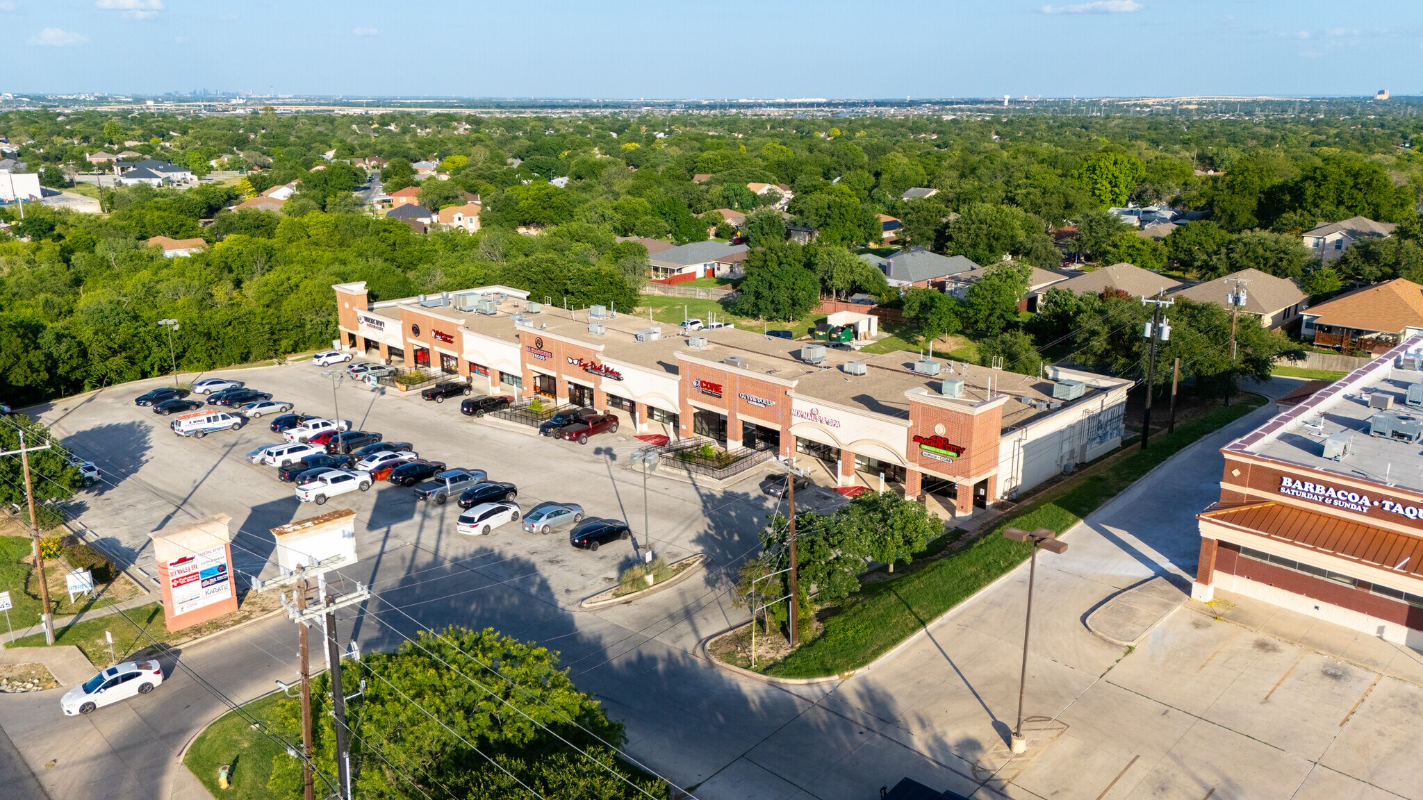9822 Potranco Rd, San Antonio, TX à louer Photo de l’immeuble– Image 1 sur 4