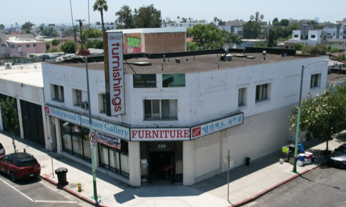 556-559 N Western Ave, Los Angeles, CA à louer - Photo de l’immeuble – Image 1 sur 5