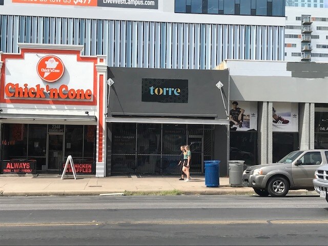 2350 Guadalupe St, Austin, TX à louer Photo principale– Image 1 sur 10