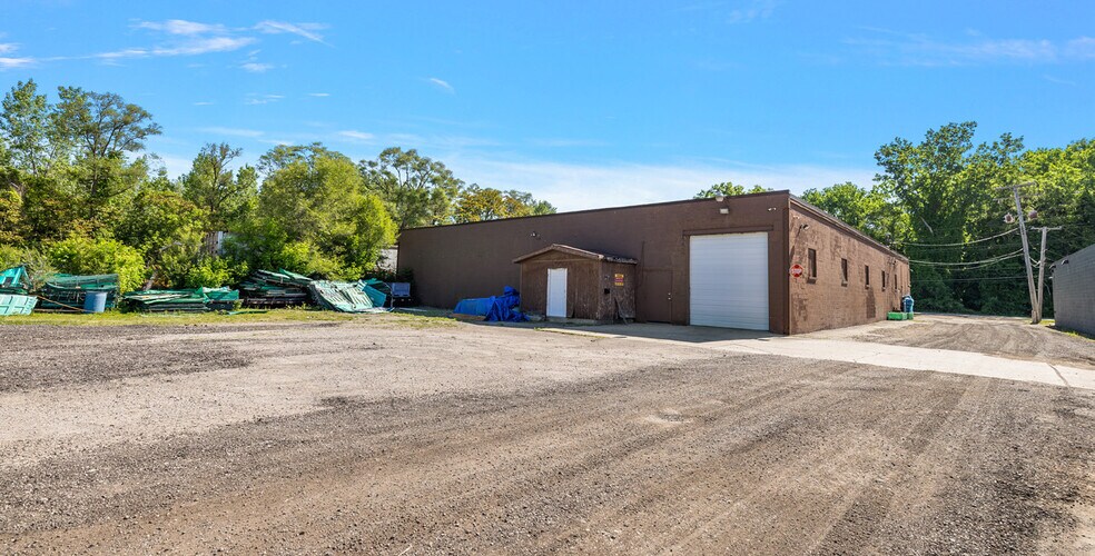 50633 Ryan Rd, Shelby Township, MI à vendre - Photo de l’immeuble – Image 2 sur 7