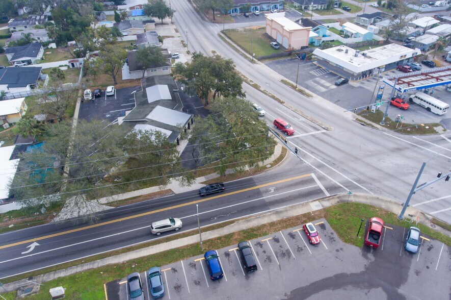 2715 W Sligh Ave, Tampa, FL à louer - Photo de l’immeuble – Image 2 sur 16