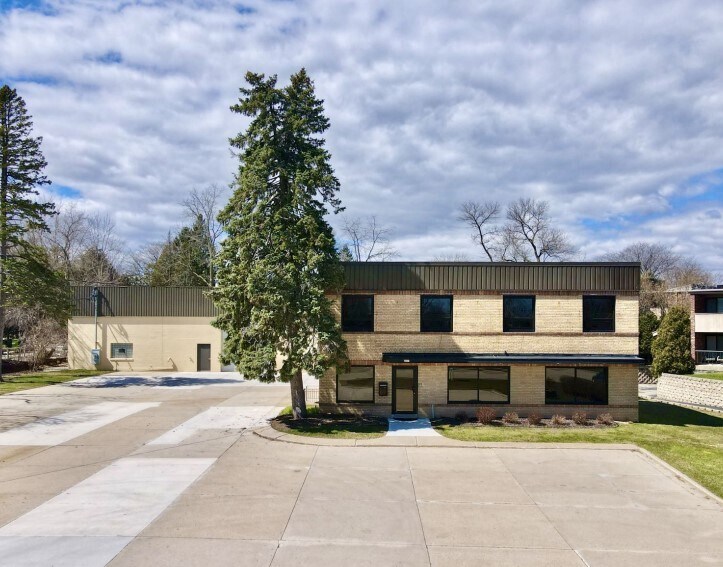 8035 N Port Washington Rd, Milwaukee, WI à louer - Photo de l’immeuble – Image 2 sur 4