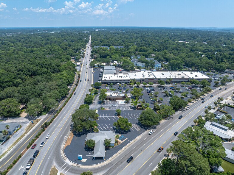 935 Chuck Dawley Blvd, Mount Pleasant, SC à louer - Photo de l’immeuble – Image 3 sur 34