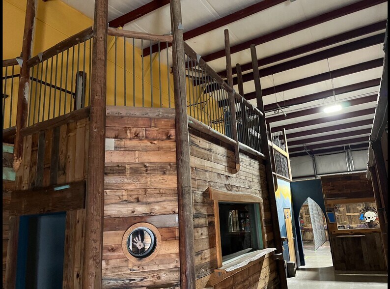 5681 Crater Lake Hwy, Central Point, OR à louer - Photo intérieure – Image 3 sur 14