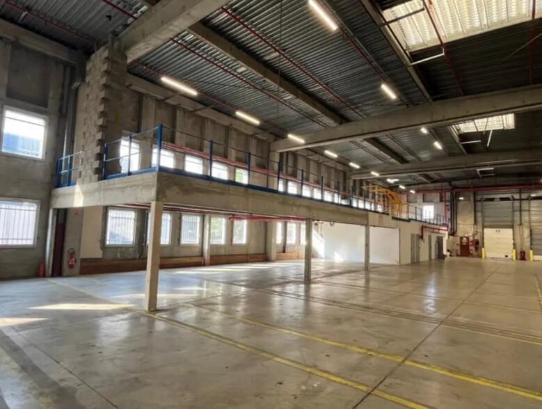 7 Rue André Sentuc, Vénissieux à louer - Photo de l’immeuble – Image 3 sur 7