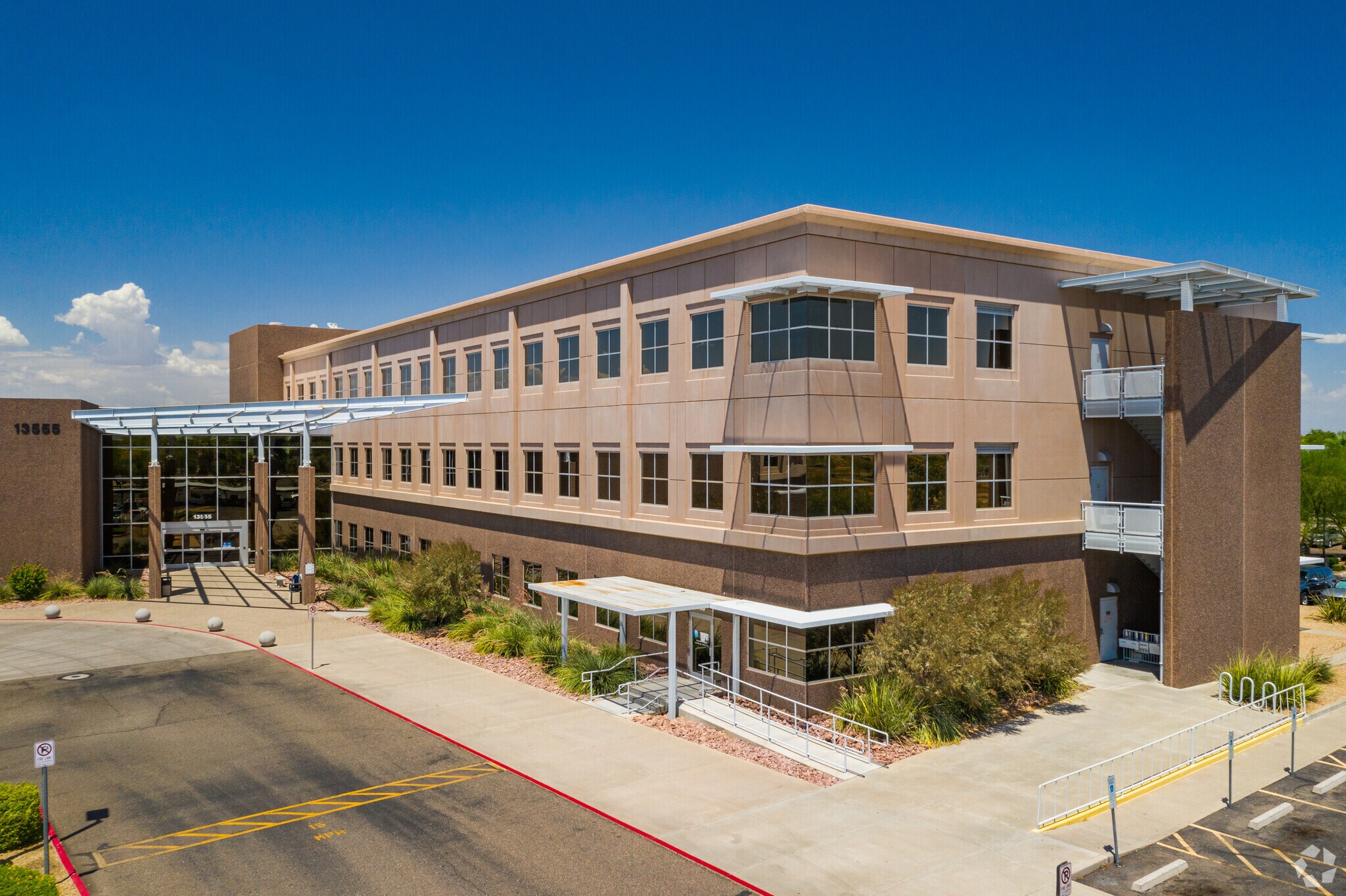 13555 W McDowell Rd, Goodyear, AZ à louer Photo principale– Image 1 sur 5