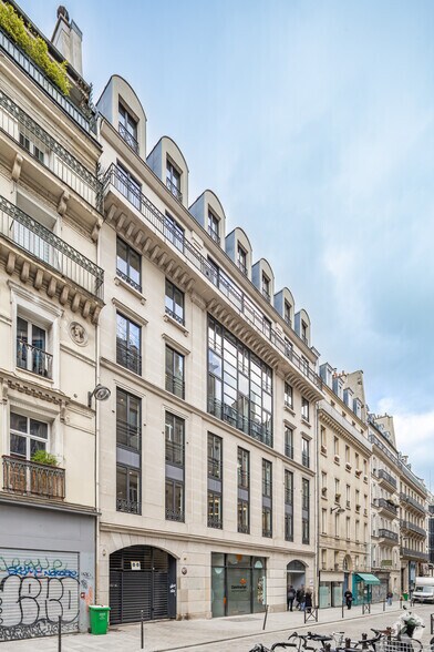 32 Rue René Boulanger, Paris à louer - Photo de l’immeuble – Image 2 sur 9