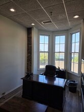 101 N 7th St, Louisville, KY à louer Hall d’entrée– Image 2 sur 4