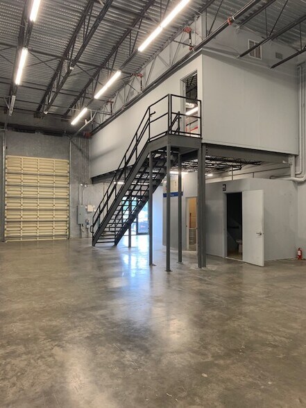 342 Pike Rd, West Palm Beach, FL à louer - Photo intérieure – Image 3 sur 6