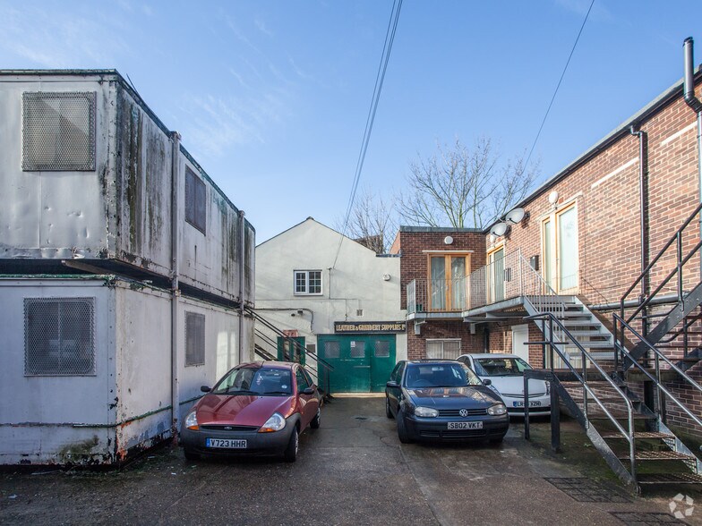 149-155 High St, New Malden à vendre - Photo de l’immeuble – Image 2 sur 3