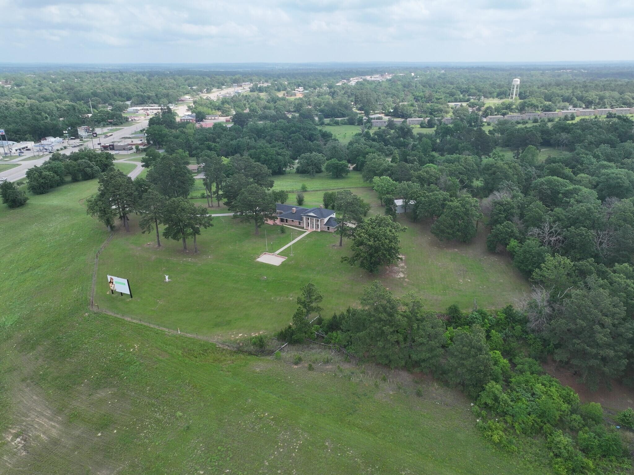 413 S Hill St, Buffalo, TX à vendre Photo principale– Image 1 sur 66