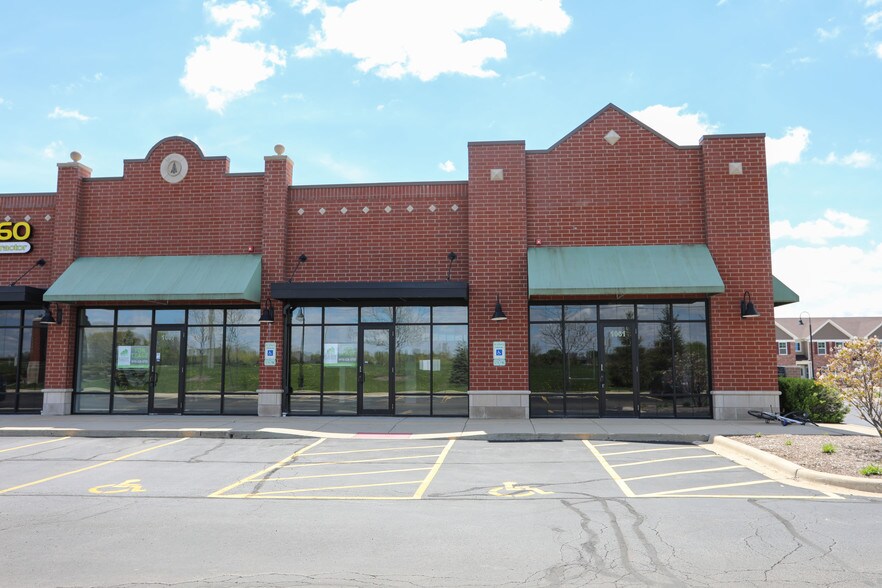 1037-1061 W Orchard Rd, North Aurora, IL à louer - Photo de l’immeuble – Image 3 sur 11