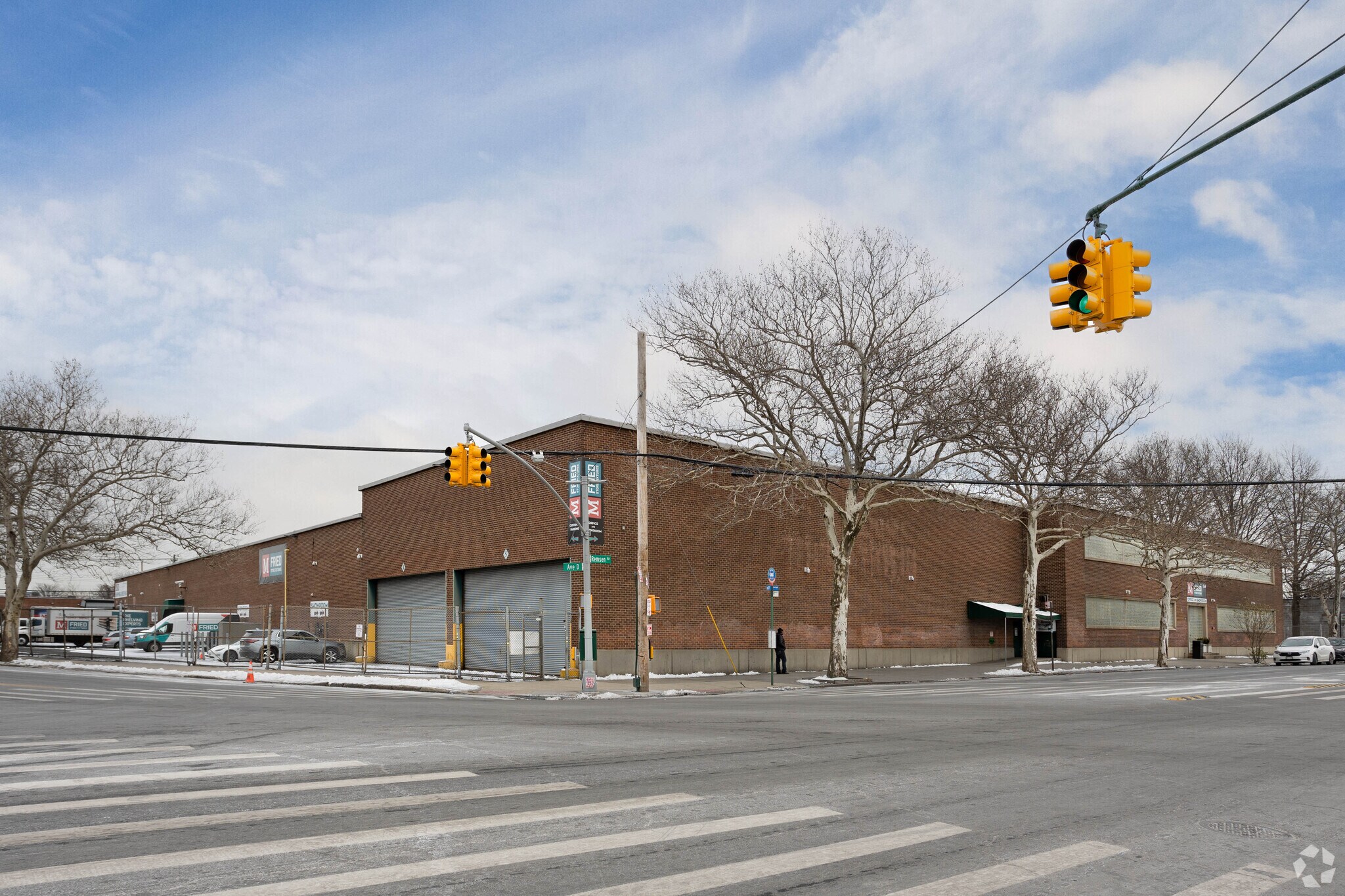 909 Remsen Ave, Brooklyn, NY à louer Photo de l’immeuble– Image 1 sur 11
