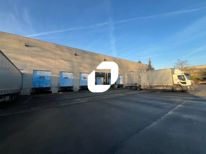 Bureau dans Roncq à louer - Photo de l’immeuble – Image 3 sur 17