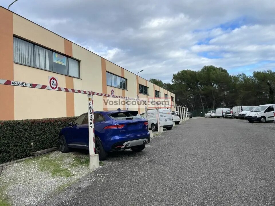 Local d’activités dans Antibes à louer Photo de l’immeuble– Image 1 sur 5