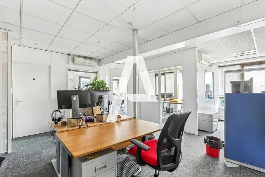 Bureau dans Ivry-sur-Seine à louer - Photo de l’immeuble – Image 2 sur 5