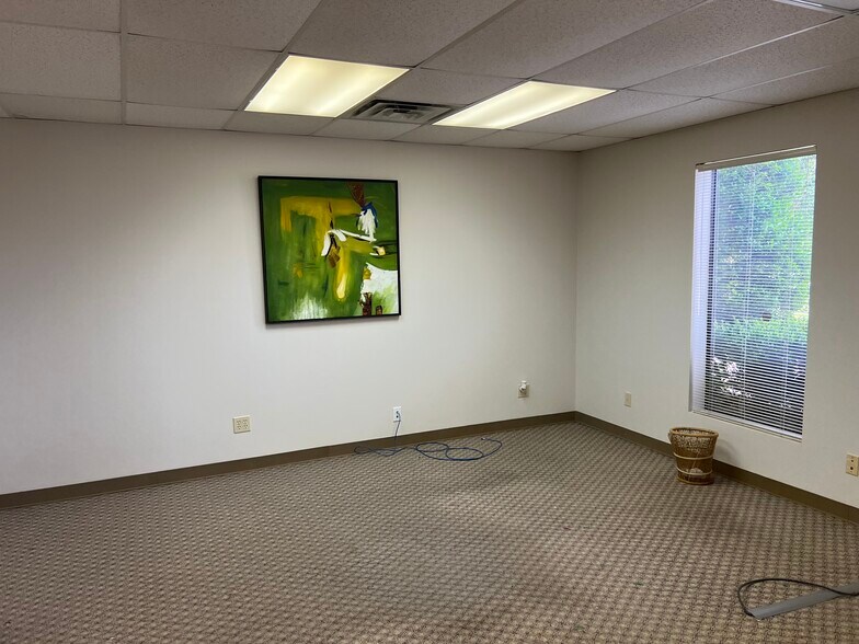 2117 N Yellowood Ave, Broken Arrow, OK à louer - Photo de l’immeuble – Image 2 sur 7