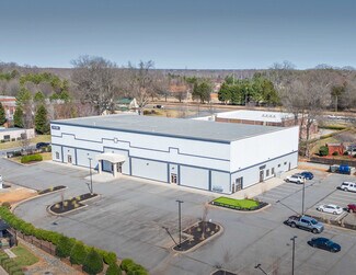 Plus de détails pour 11220 Treynorth Dr, Cornelius, NC - Sports et loisirs à vendre