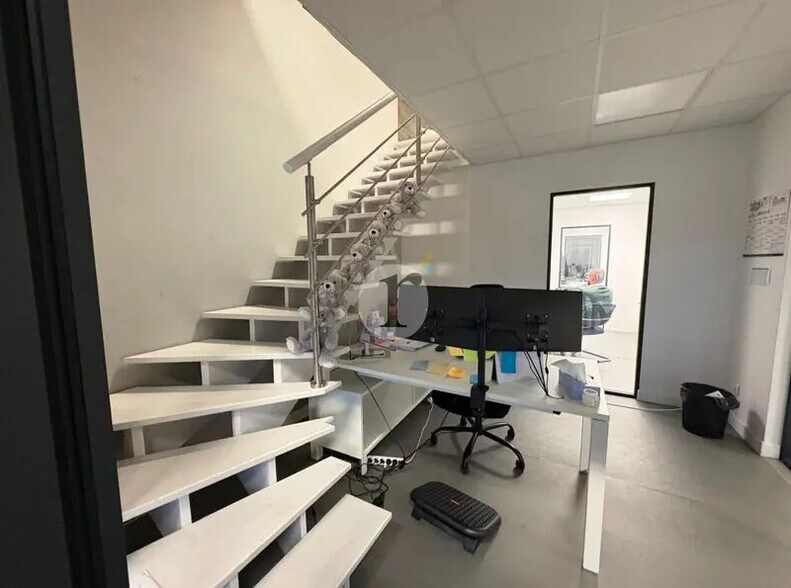 Local d’activités dans Ennevelin à louer - Photo intérieure – Image 3 sur 5