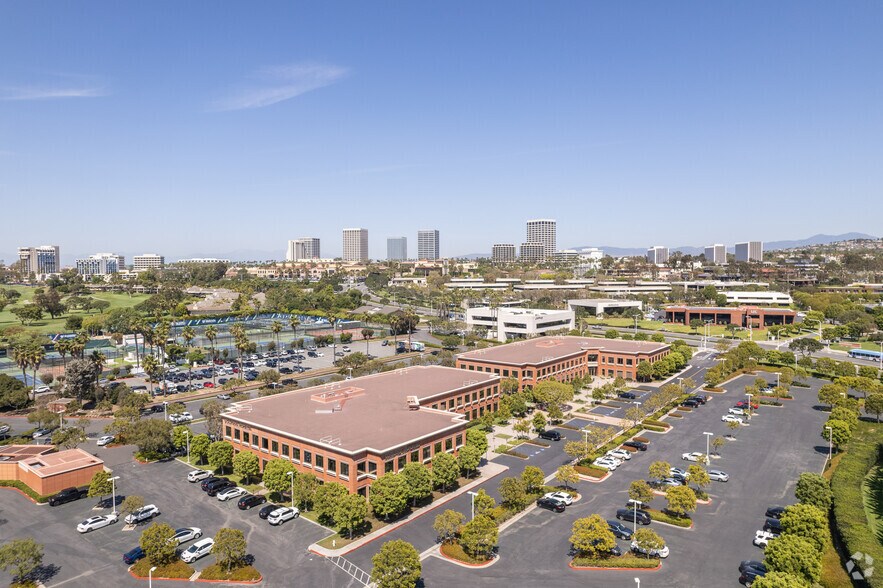 1400 Newport Center Dr, Newport Beach, CA à louer - Aérien – Image 3 sur 7