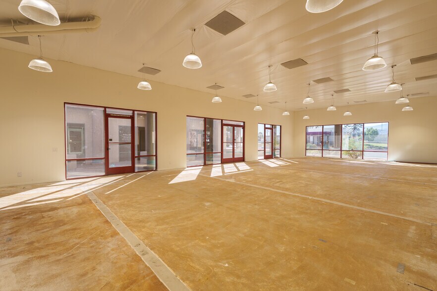 68828 Ramon Rd, Cathedral City, CA à louer - Photo de l’immeuble – Image 3 sur 10