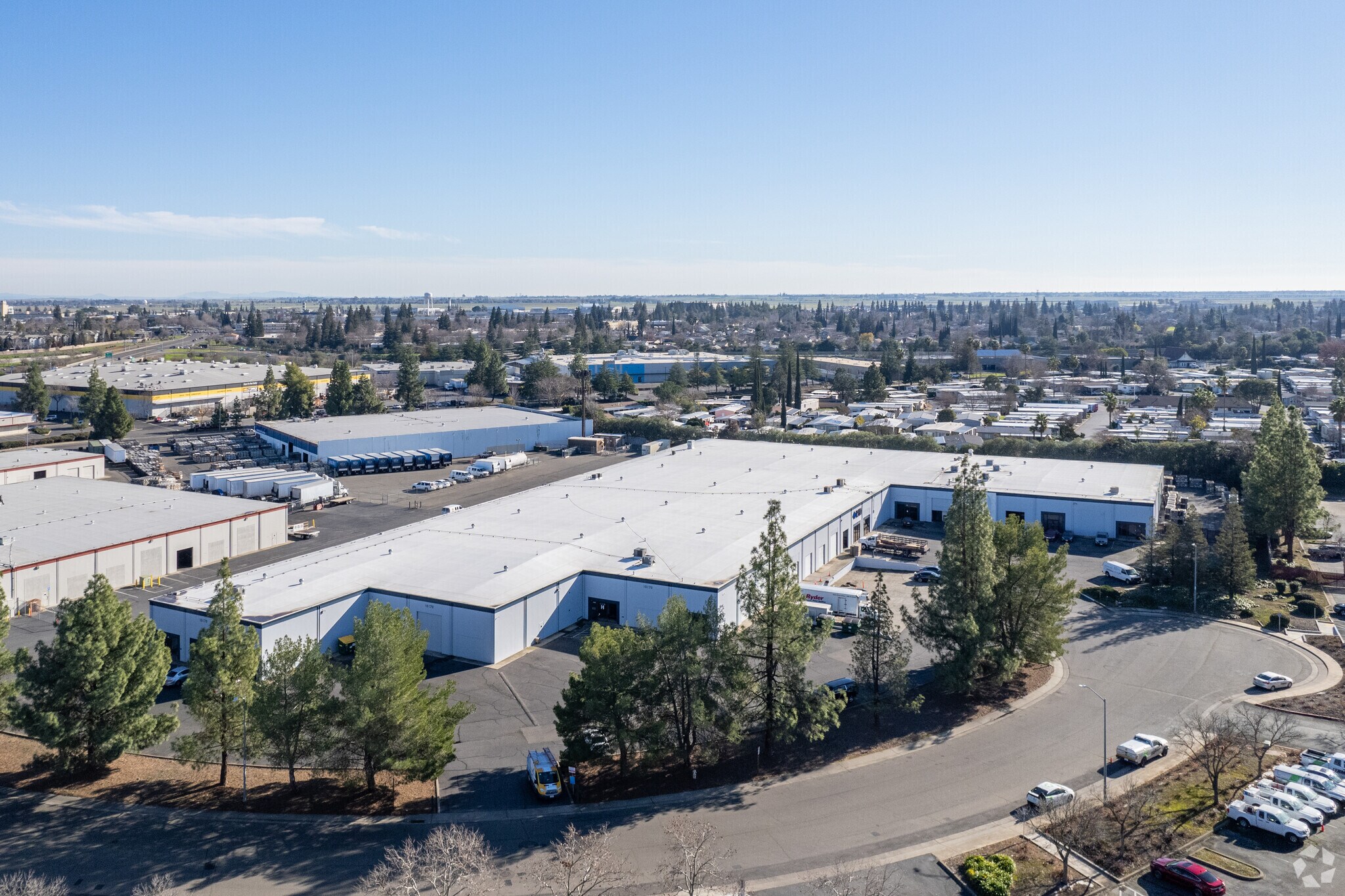 10170 Croydon Way, Sacramento, CA à louer Photo principale– Image 1 sur 6