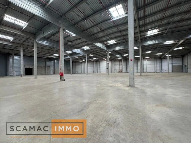 Industriel/Logistique dans Combs-la-Ville à louer - Photo de l’immeuble – Image 2 sur 14