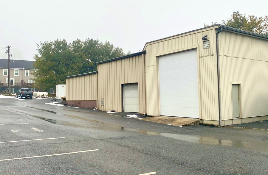 2133 Lincoln Hwy E REAR, Lancaster, PA à louer - Photo de l’immeuble – Image 2 sur 7