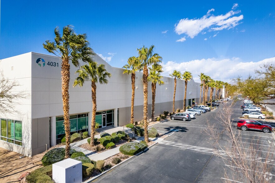 4031 Industrial Center Dr, North Las Vegas, NV à louer - Photo principale – Image 1 sur 4