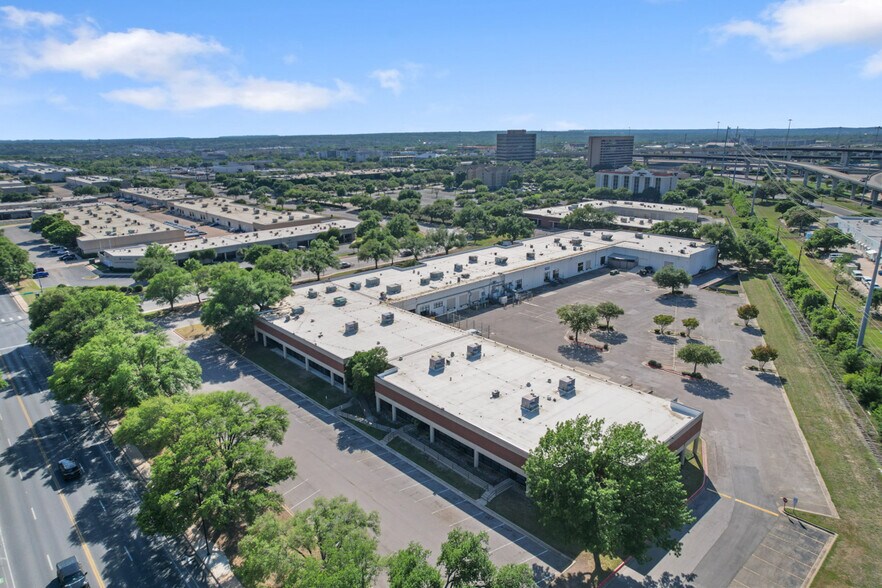 4150 Freidrich Ln, Austin, TX à louer - Photo de l’immeuble – Image 3 sur 14