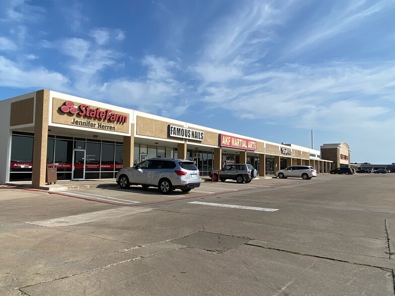 550-682 SW Wilshire Blvd, Burleson, TX à louer - Photo de l’immeuble – Image 3 sur 6