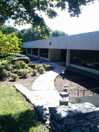 Plus de détails pour 199 Park Road Ext, Middlebury, CT - Local d'activités à louer