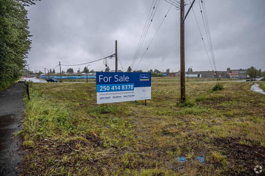 20556 Dewdney Trunk Rd, Maple Ridge, BC à vendre - Photo principale – Image 1 sur 4