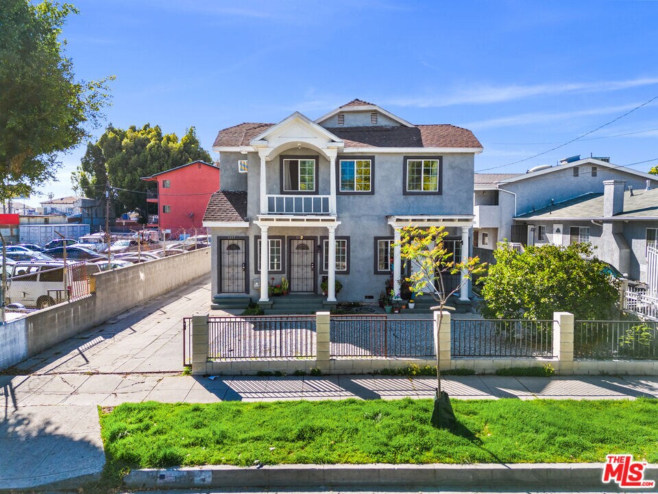 1117 N Alexandria Ave, Los Angeles, CA à vendre Photo principale– Image 1 sur 5