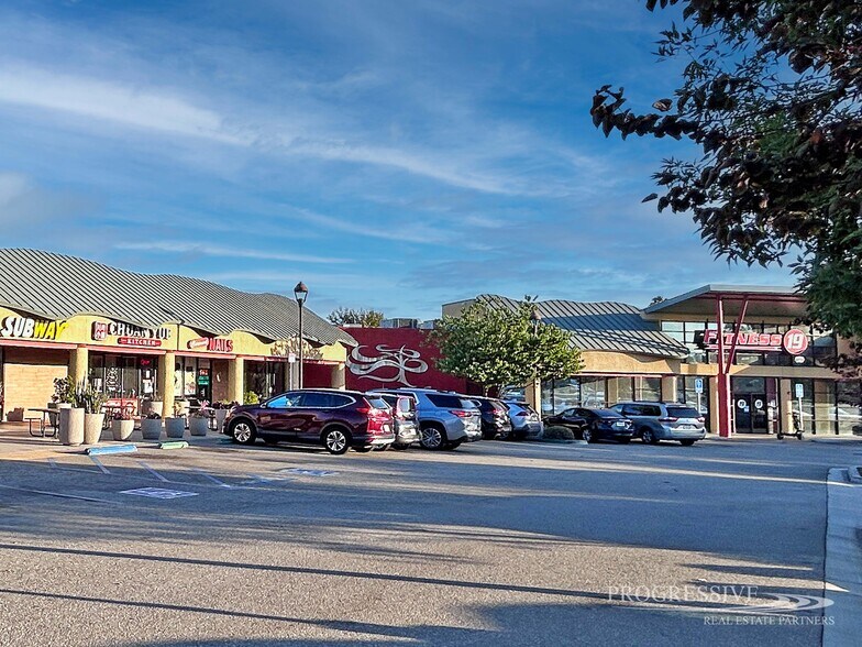 320-380 S Indian Hill Blvd, Claremont, CA à louer - Photo de l’immeuble – Image 1 sur 17