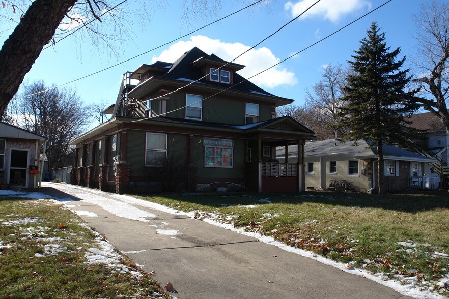 3324 University Ave, Des Moines, IA à vendre - Photo de l’immeuble – Image 2 sur 3