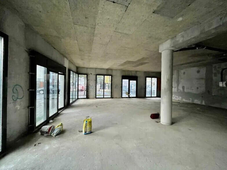 Local commercial dans Rouen à louer - Photo de l’immeuble – Image 3 sur 5
