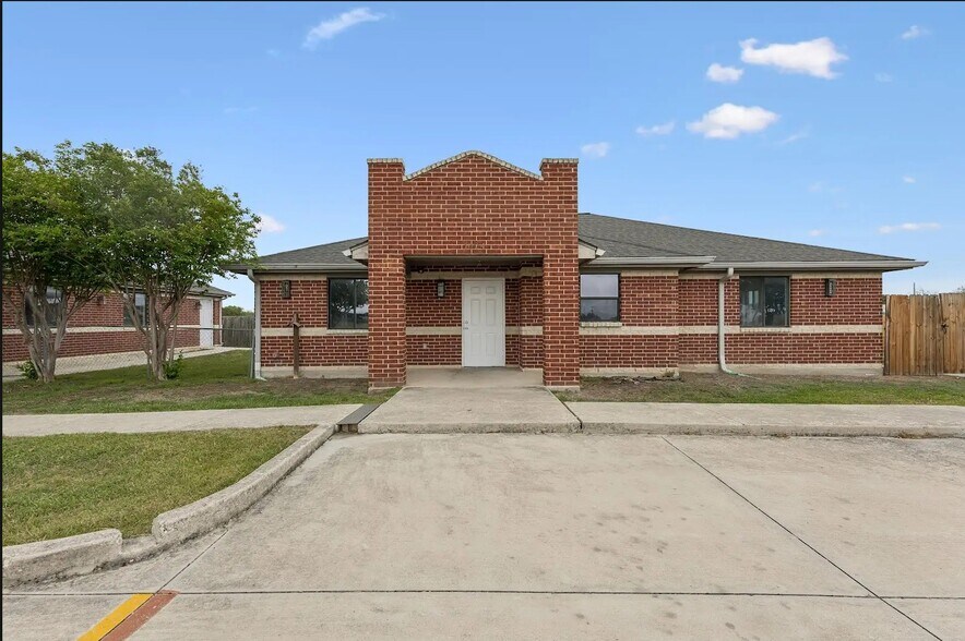 1024 Guadalupe, Lockhart, TX à vendre - Photo de l’immeuble – Image 3 sur 12