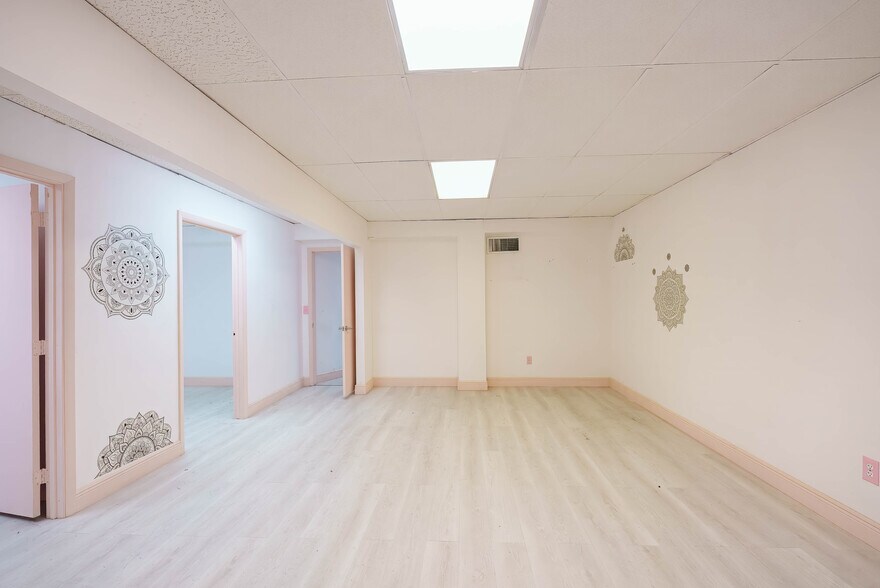 7915 Biscayne Blvd, Miami, FL à louer - Photo de l’immeuble – Image 2 sur 18